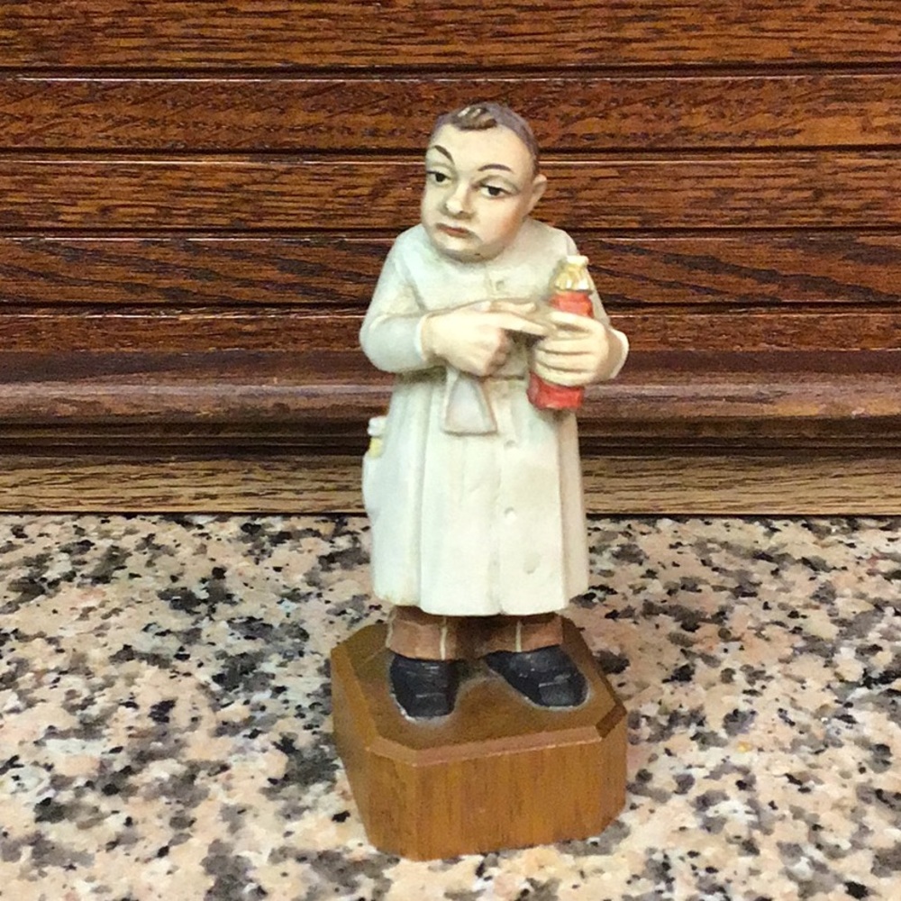Vintage Italina Anri Toriart folk art Pharmacist